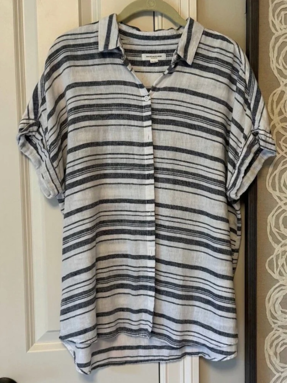 beachlunchlounge shirt Size Lg.